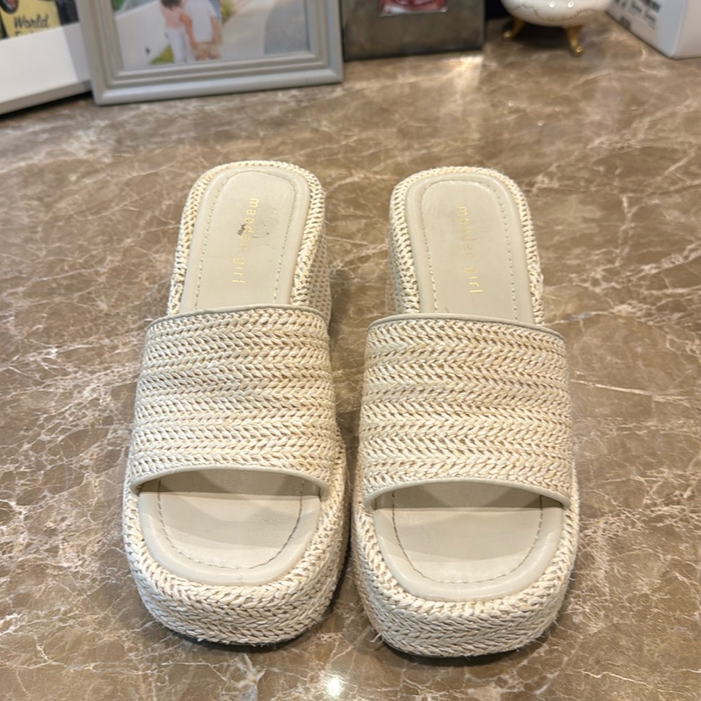 Madden girl wedge 7.5